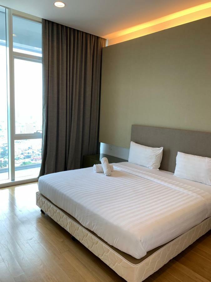 Queens Service Suites At Platinum Klcc Kuala Lumpur Exterior photo